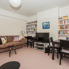 Отель Spacious 2 Bedroom Flat in North West London развлечения