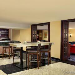 Отель Sheraton Ottawa Hotel Канада, Оттава - отзывы, цены и фото номеров - забронировать отель Sheraton Ottawa Hotel онлайн гостиничный бар