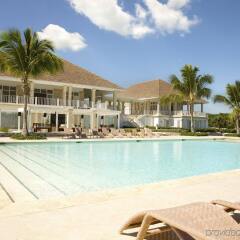 Отель Four Points by Sheraton Punta Cana Village Доминикана, Пунта Кана - отзывы, цены и фото номеров - забронировать отель Four Points by Sheraton Punta Cana Village онлайн бассейн