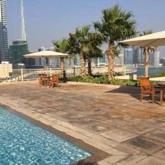 Отель Espace Holiday Homes - SABA 2 Jumeirah Lake Towers ОАЭ, Дубай - отзывы, цены и фото номеров - забронировать отель Espace Holiday Homes - SABA 2 Jumeirah Lake Towers онлайн бассейн