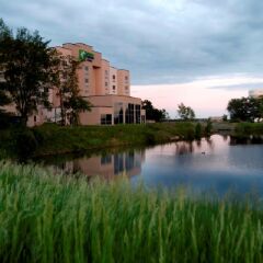 Holiday Inn Express Hotel and Suites Mankato East фото 3