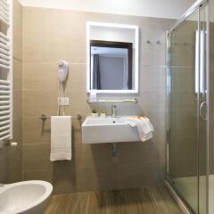 Oasi Village Hotel Милан ванная