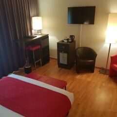 Отель Nash Airport Hotel Швейцария, Куантрен - 2 отзыва об отеле, цены и фото номеров - забронировать отель Nash Airport Hotel онлайн удобства в номере фото 2