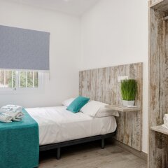 Отель Villas By Seric,15' walking to the beach Торремолинос комната для гостей фото 4