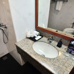 Отель Zen Premium Silom Soi 22 Бангкок ванная