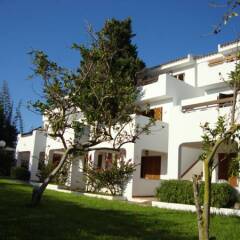 Отель Apartamentos Cristina вид на фасад фото 2
