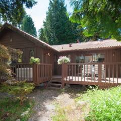 Отель Capilano Forest Little House Канада, Аптаун - отзывы, цены и фото номеров - забронировать отель Capilano Forest Little House онлайн