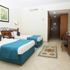 Отель Pyramisa Beach Resort, Hurghada - Sahl Hasheesh Египет, Хургада - 3 отзыва об отеле, цены и фото номеров - забронировать отель Pyramisa Beach Resort, Hurghada - Sahl Hasheesh онлайн комната для гостей фото 2