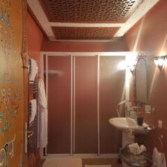 Отель Riad Dar Karima Марокко, Рабат - отзывы, цены и фото номеров - забронировать отель Riad Dar Karima онлайн ванная фото 2