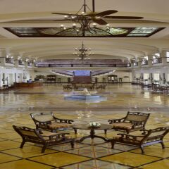 Отель The LaLiT Golf & Spa Resort Goa интерьер отеля