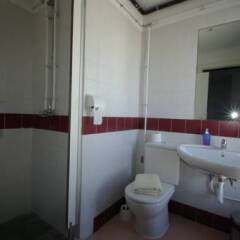 Отель HI - Parque das Nacoes Youth Hostel Португалия, Лиссабон - отзывы, цены и фото номеров - забронировать отель HI - Parque das Nacoes Youth Hostel онлайн ванная фото 2