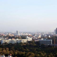 Отель R-Con Wong Amat Suite городской автобус