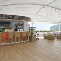 Апартаменты Apartment With 2 Bedrooms in Phuket, With Wonderful sea View, Shared Pool, Furnished Balcony - 2 km From the Beach пляж Ката гостиничный бар