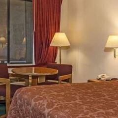 Отель Super 8 by Wyndham Lindsay Olive Tree удобства в номере фото 2