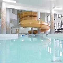 Отель Delta Hotels by Marriott Saskatoon Downtown бассейн фото 2