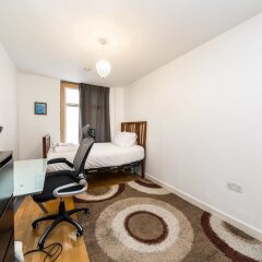 Отель NEW 2 Bedroom Flat in the Heart of Holloway комната для гостей фото 2