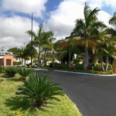 Отель Days Inn by Wyndham Sarasota Bay парковка