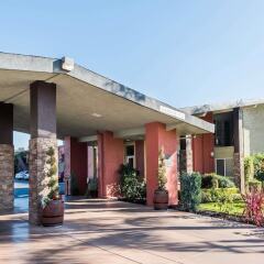 Отель Best Western Royal Host Inn развлечения