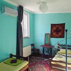 Отель Diwan Hostel Грузия, Тбилиси - отзывы, цены и фото номеров - забронировать отель Diwan Hostel онлайн комната для гостей фото 3