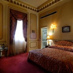 Paradise Inn Le Metropole Hotel сейф в номере