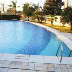 Отель Comfort Suites Londrina бассейн