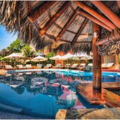 Отель Embarc Zihuatanejo бассейн фото 3