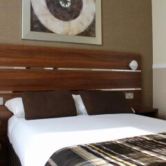 Huttons Hotel сейф в номере
