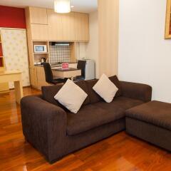 Отель ZEN Rooms Ekkamai 10 Suites Бангкок комната для гостей