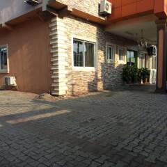Suncity Hotel парковка