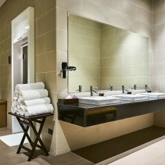 Отель Windsor Plaza Hotel Вьетнам, Хошимин - 1 отзыв об отеле, цены и фото номеров - забронировать отель Windsor Plaza Hotel онлайн ванная фото 2
