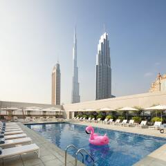 Отель Rove Downtown Dubai бассейн