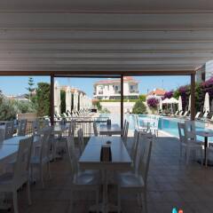 Kamer Suites & Hotel Чешме гостиничный бар