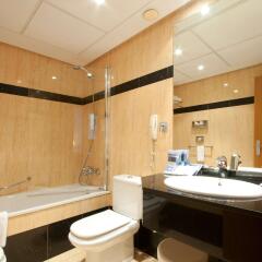 Tryp San Sebastián Orly Hotel ванная фото 2