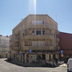 Отель Guest House Lisbon Terrace Suites II фото 9