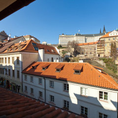 Отель Little Quarter Hostel and Hotel Чехия, Прага - 11 отзывов об отеле, цены и фото номеров - забронировать отель Little Quarter Hostel and Hotel онлайн балкон