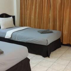 Отель B & B Patong Beach House комната для гостей фото 4