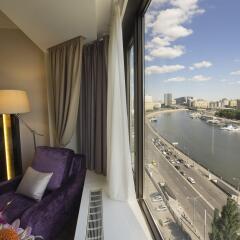 Гостиница Crowne Plaza Moscow World Trade Centre в Москве - забронировать гостиницу Crowne Plaza Moscow World Trade Centre, цены и фото номеров Москва балкон