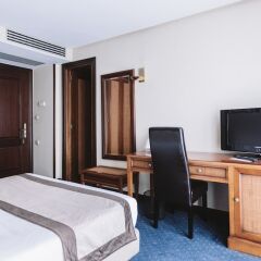Отель ILUNION San Sebastian Испания, Сан-Себастьян - 2 отзыва об отеле, цены и фото номеров - забронировать отель ILUNION San Sebastian онлайн удобства в номере фото 2