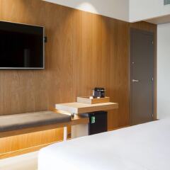 AC Hotel Diagonal L´Illa удобства в номере фото 2