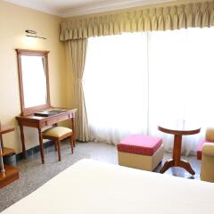 May Hotel комната для гостей