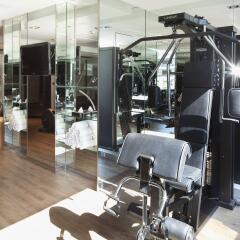 Отель JW Marriott Cannes фитнесс-зал