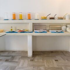 Iris Boutique Hotel развлечения