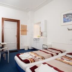 Space School & Online Hotel комната для гостей