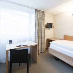 Отель Hauser Swiss Quality Hotel Швейцария, Санкт-Мориц - отзывы, цены и фото номеров - забронировать отель Hauser Swiss Quality Hotel онлайн удобства в номере фото 2