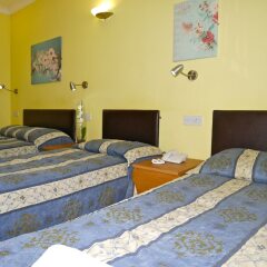 Pacific Hotel сейф в номере