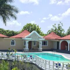 Отель Coral Seas Garden Resort бассейн фото 3