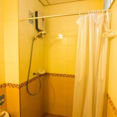 Отель ZEN Rooms Sukhumvit 81 Бангкок ванная