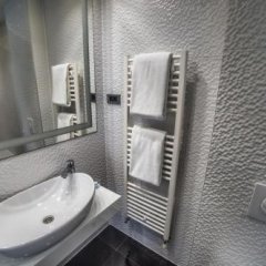 Hotel Forty Two in Zagreb, Croatia from 100$, photos, reviews - zenhotels.com bathroom photo 3