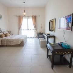 Отель One Perfect Stay - Discovery Gardens комната для гостей фото 2