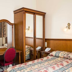 Hotel Continental Gare du Midi сейф в номере
